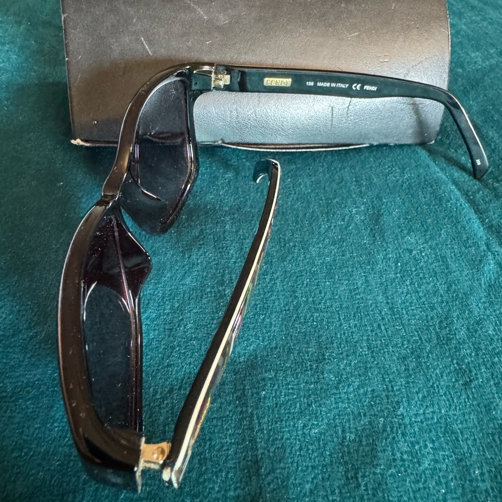 FENDI - Picture 4 of 6